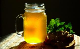 Как приготовить березовый сок с изюмом — вкусный газированный напиток Березовый квас с изюмом и сахаром