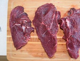 How to cook tasty elk meat at home so that it is soft