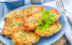 How to cook potato pancakes quickly and tasty