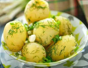 Jak chutně uvařit oloupané brambory Jak udělat vařené brambory krásné
