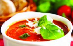 Hot tomato soup puree: recipes of Italy