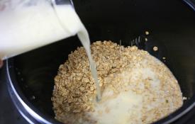Milk rolled oats porridge in a multicooker-pressure cooker