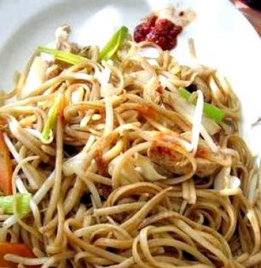 Chinese noodles with chicken and vegetables: recipes with soy sauce and “Teriyaki Chinese noodles with chicken at home”
