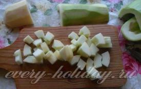 Krok za krokem recept na přípravu cukety s ananasovou šťávou na zimu