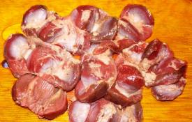 How to cook chicken gizzards in a slow cooker?