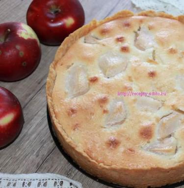 Klasický jablečný koláč Tsvetaevsky: recept s fotografiemi krok za krokem