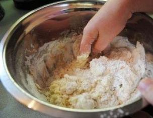 Sour cream, recipe in the oven without yeast