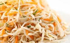 Cabbage and carrot salad with vinegar - vitamin!